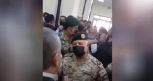 بالفيديو.. العاهل الأردني يواجه مدير مستشفى السلط: "كيف ما فيه أكسجين"